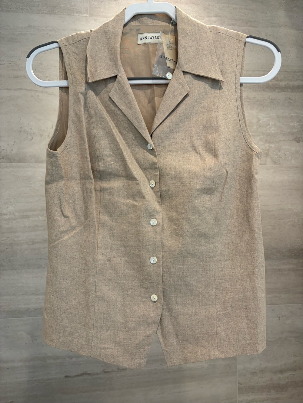 Ann Taylor Beige Sleeveless Button-Up Collared Blouse NWT